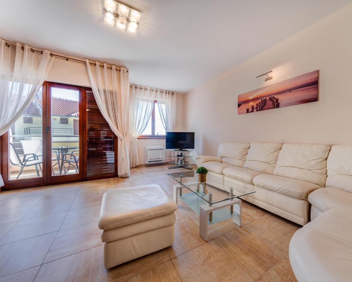Port Adria Apartments Kamenari Exteriér fotografie
