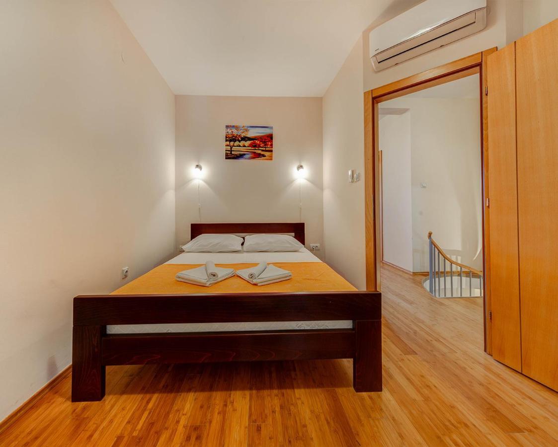 Port Adria Apartments Kamenari Exteriér fotografie